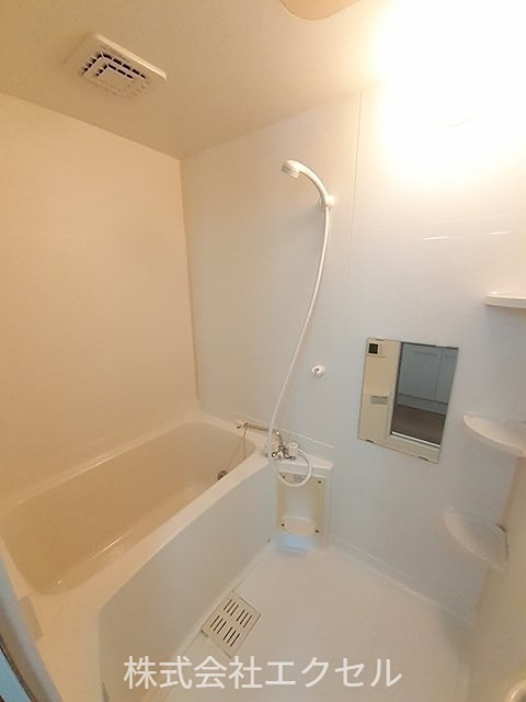 バス・シャワールーム　追い焚き付きです。