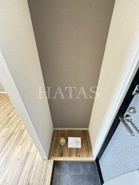 玄関　同物件別部屋です。