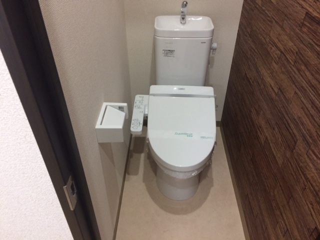地下鉄谷町線 喜連瓜破駅 徒歩8分 3階建 築10年のトイレ写真