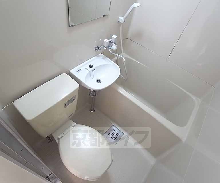 バス・シャワールーム　ユニットタイプのバスルーム