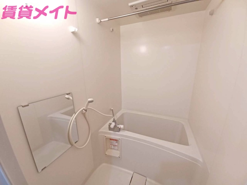 バス・シャワールーム　同物件別部屋のお写真です。