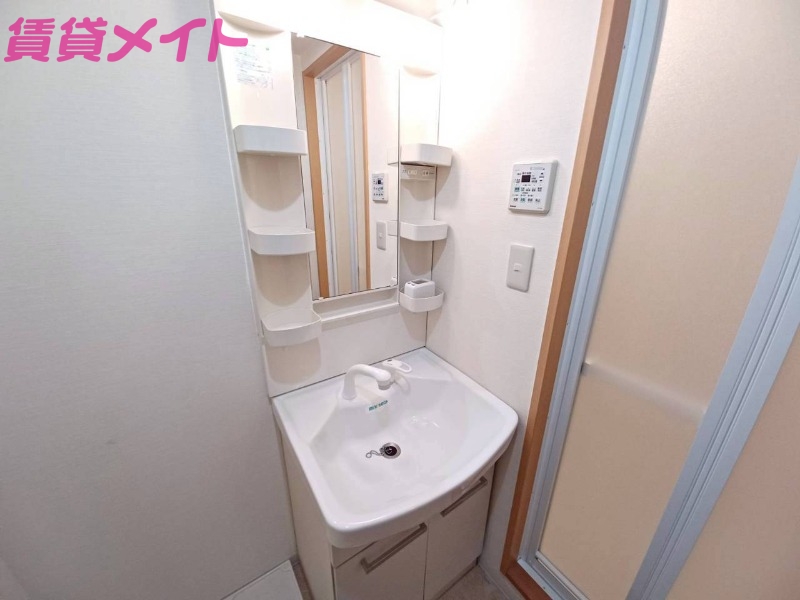 洗面設備　同物件別部屋のお写真です。