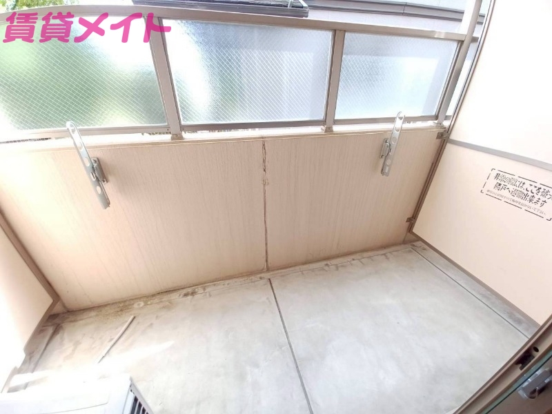 バルコニー　同物件別部屋のお写真です。