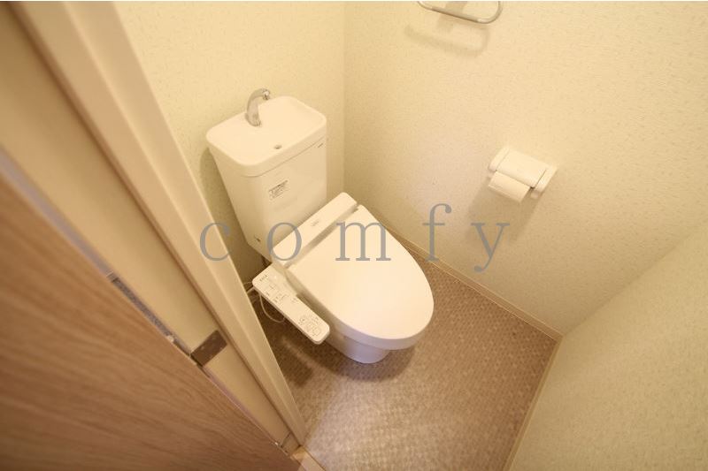 トイレ　ウォシュレ付きトイレ