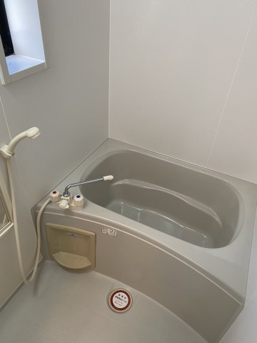 バス・シャワールーム　※同じタイプの間取です。実際の色や建具は異なります。