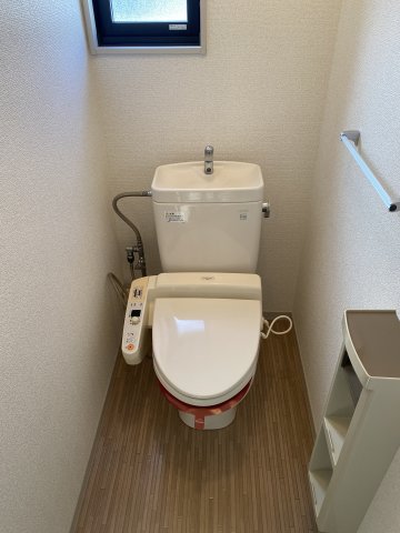 トイレ　※同じタイプの間取です。実際の色や建具は異なります。