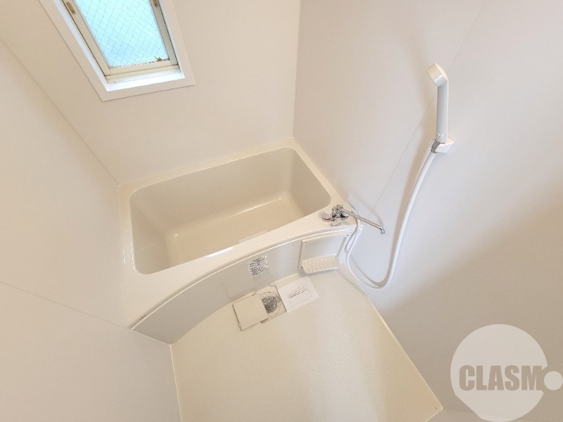 バス・シャワールーム　キレイにリフォームされています♪