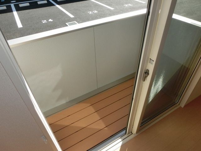 バルコニー　バルコニーも日当り良好です