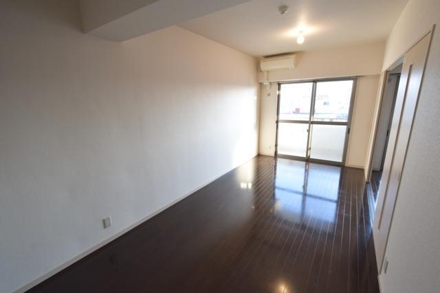 居室・リビング　居間