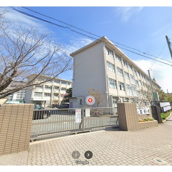 中学校　福岡市立筑紫丘中学校（中学校）まで997m