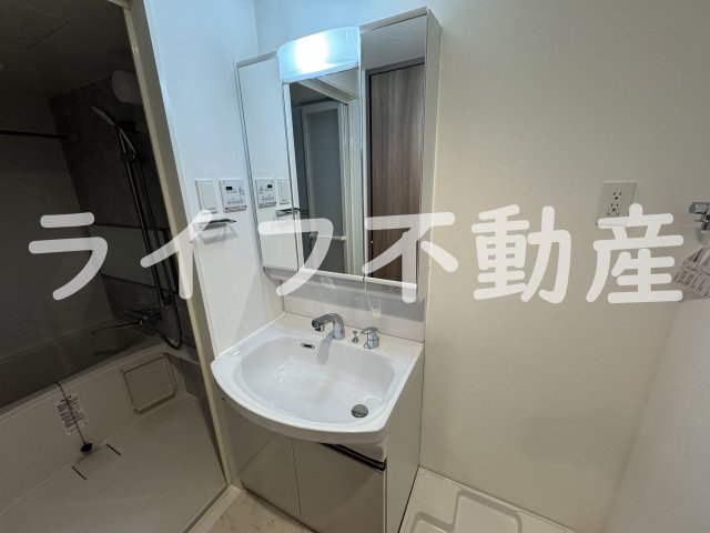 洗面設備　独立洗面台で身支度をすべて済ませてしまいましょう