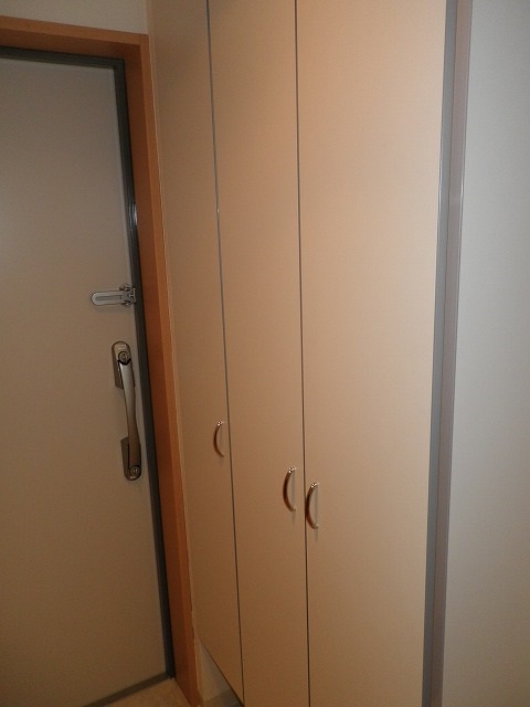 玄関　「シューズボックス」