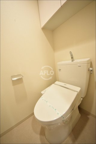 トイレ　プレサンス北浜レガーロ　温水洗浄便座