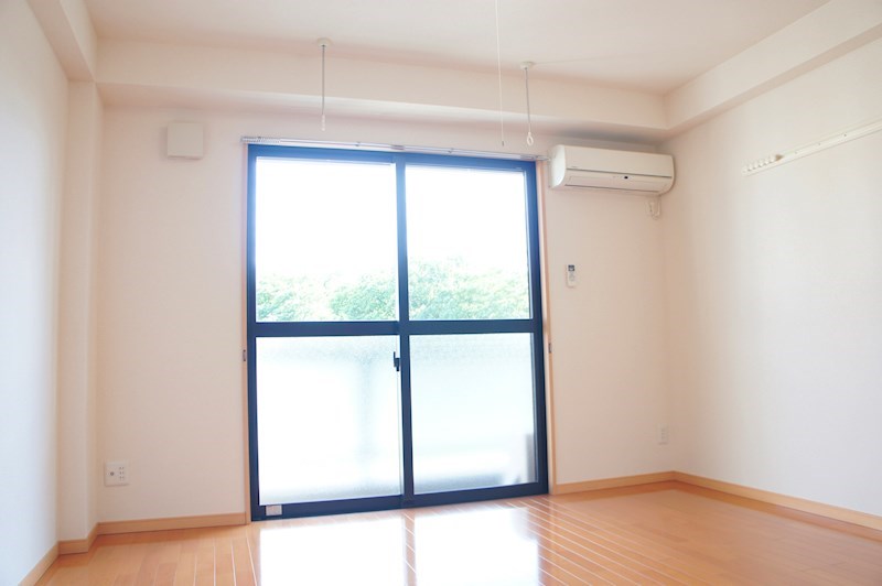 居室・リビング　洋室８帖☆