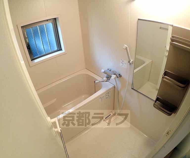 バス・シャワールーム　とても綺麗な浴室です。