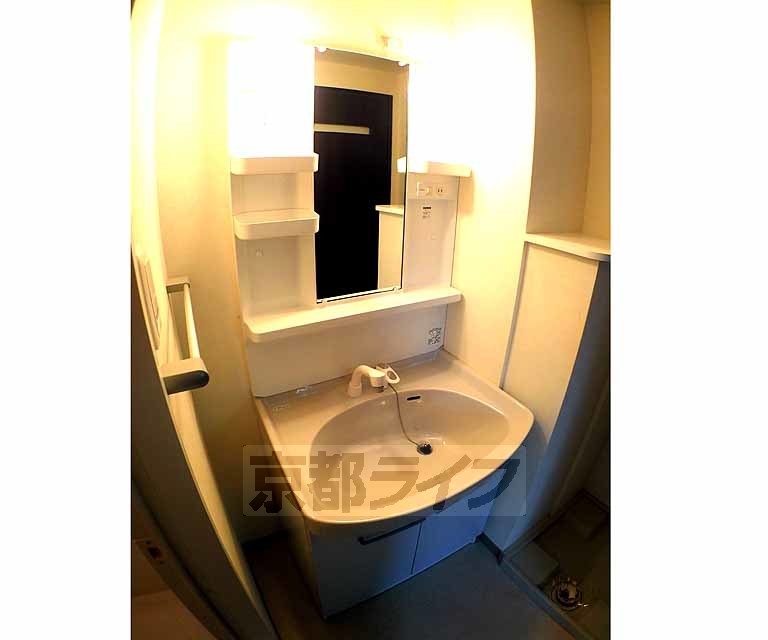 洗面設備　独立洗面台です。