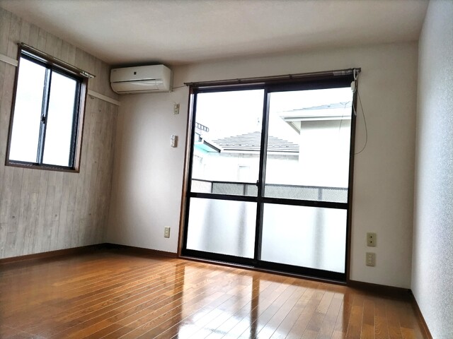 居室・リビング　※同タイプ参考写真（壁紙の色が異なる場合があります）