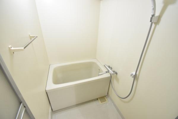 バス・シャワールーム　同タイプ別部屋の参考写真です