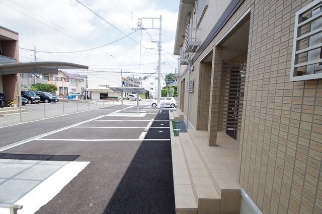 エントランス　★建物入り口部分★