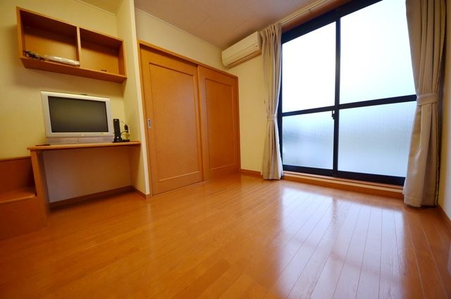 収納　2階は絨毯