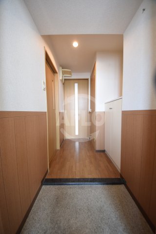 玄関　ビラージュプラム　玄関