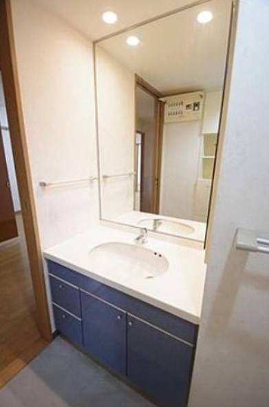 洗面設備　※同タイプ参照・現況優先