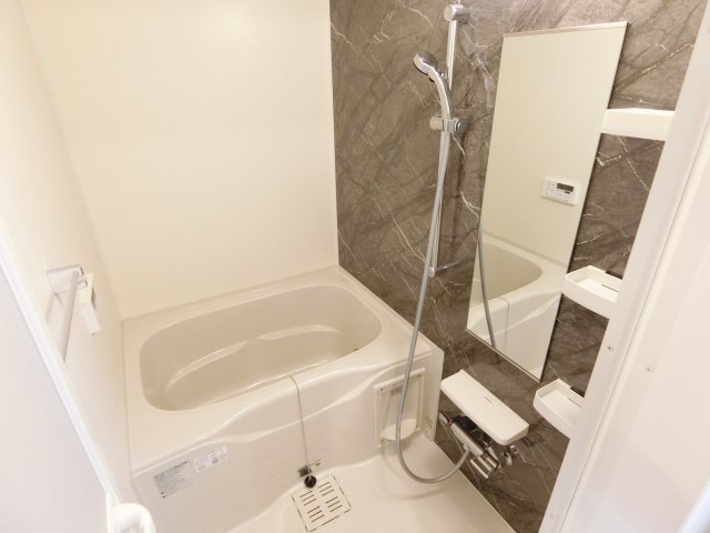 バス・シャワールーム　別号室の参考写真です。