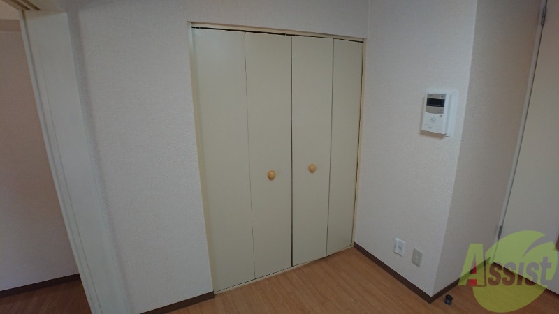 収納　寝室の収納です。部屋がすっきり片付きます。