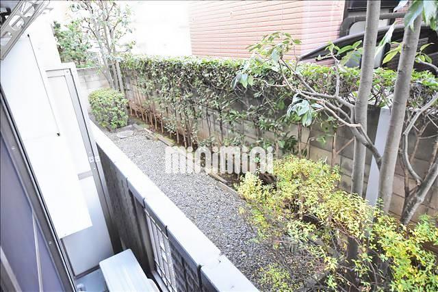 バルコニー　出窓からの眺望、周辺に高い建物がありません