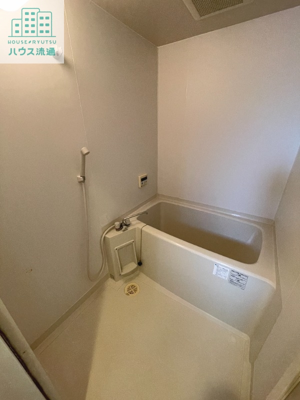 バス・シャワールーム　写真は別号室のものです。