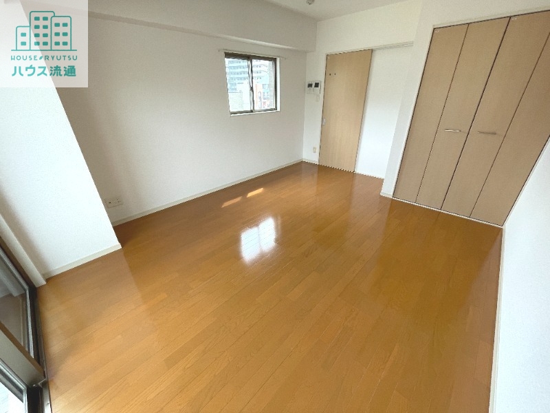 居室・リビング　写真は別号室のものです。