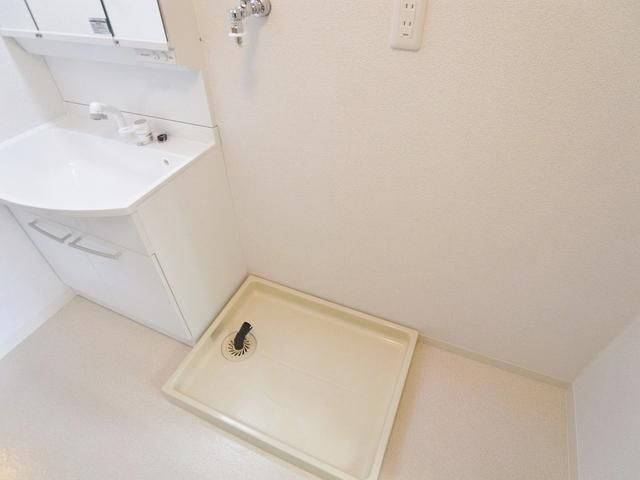 建物外観　オートロック（手動ドア）