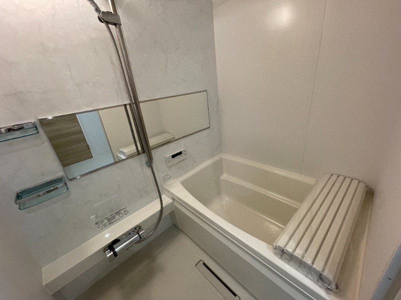 バス・シャワールーム　追い炊き機能付き♪