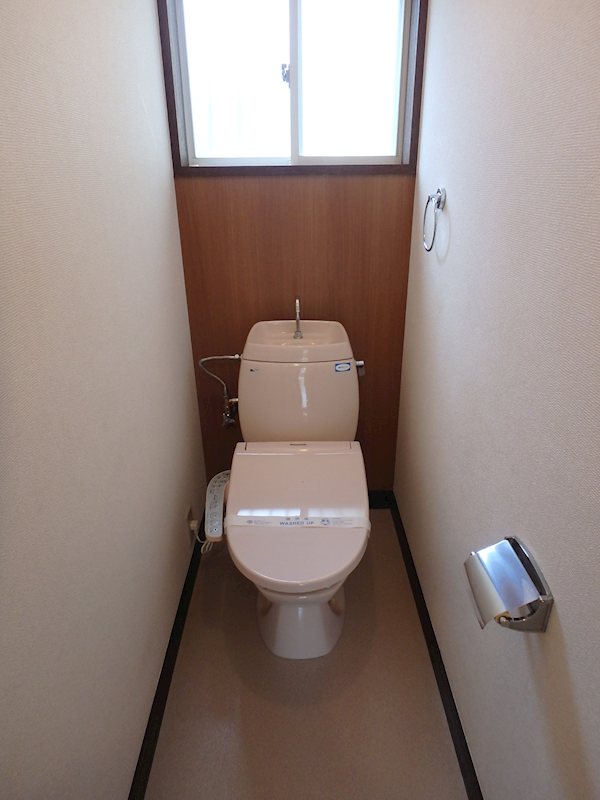 トイレ　※同タイプ1階のお部屋のお写真です。