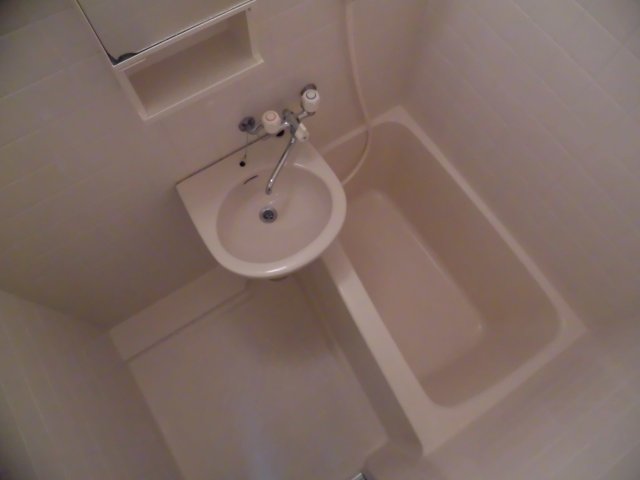 バス・シャワールーム　シンプルで機能的なユニットバスです！