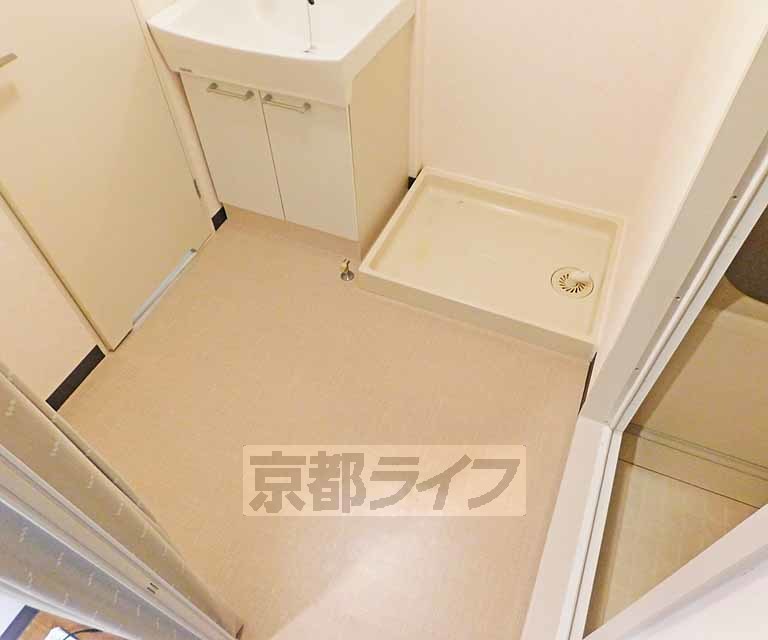 洗面設備　十分な広さの脱衣所です