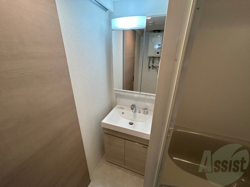 洗面設備　こちらに洗面台があります。朝の洗顔はこちらで。