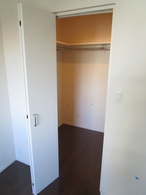 収納　★ウォークインクローゼット１．９帖★