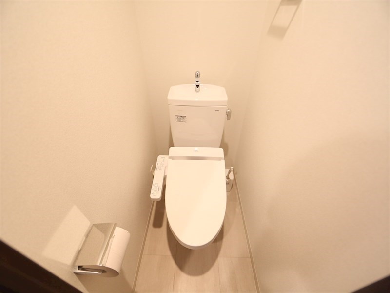 トイレ　温水洗浄暖房便座付トイレ