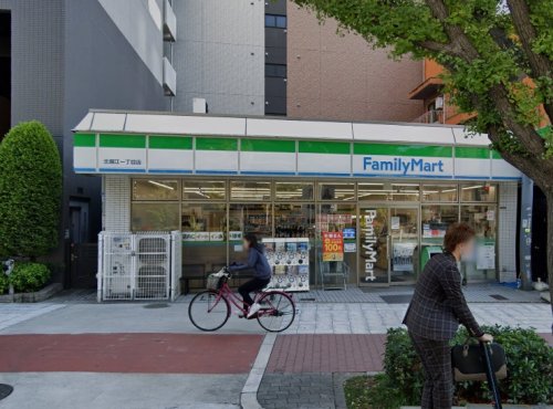 コンビニ　ファミリーマート 北堀江一丁目店（コンビニ）まで195m