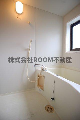 バス・シャワールーム　落ち着いた空間のお風呂です