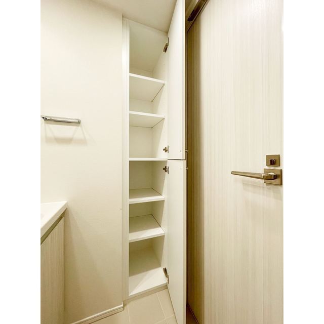 収納　洗面所の棚
