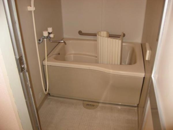 バス・シャワールーム　シンプルで機能的なユニットバスです！