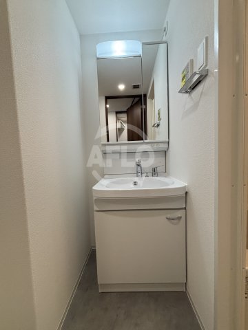 洗面設備　スワンズシティ大阪クレアスト　独立洗面台