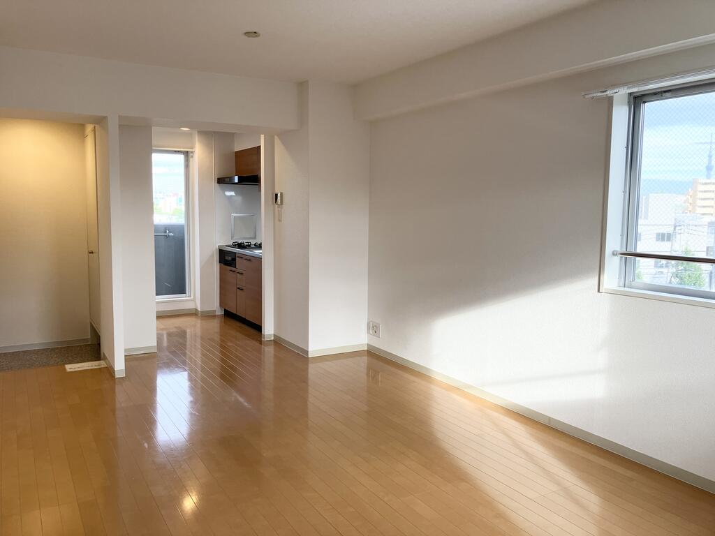 居室・リビング　窓３ヶ所で陽当たり良好