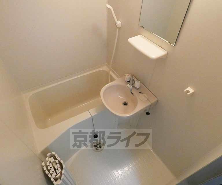 バス・シャワールーム　清潔感があります