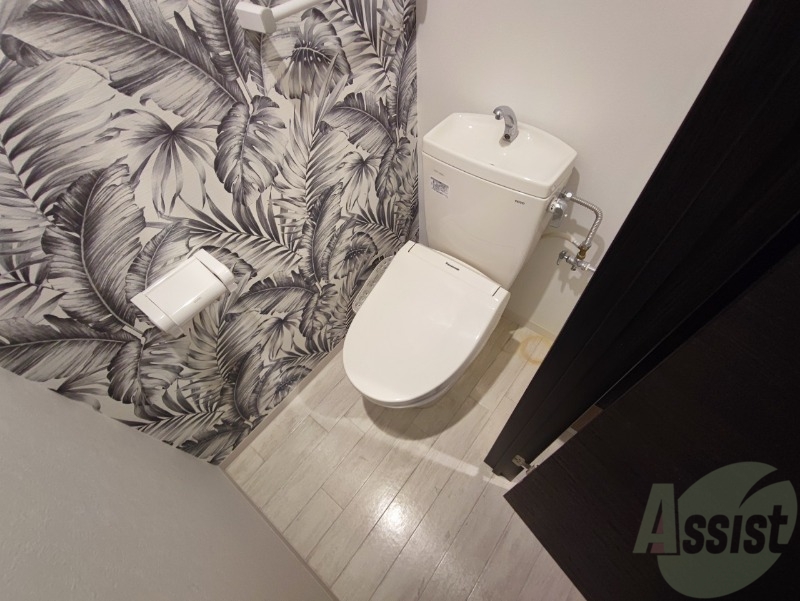 トイレ　こちらはトイレです。清潔感があり、安心して使用できます。