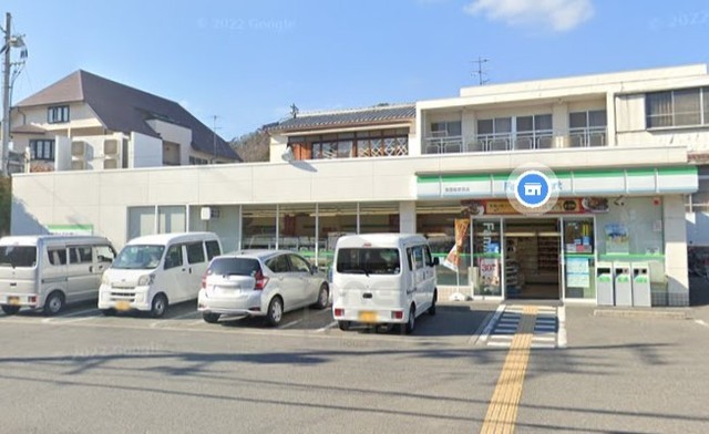 コンビニ　ファミリーマート　箕面如意谷（コンビニ）まで256m