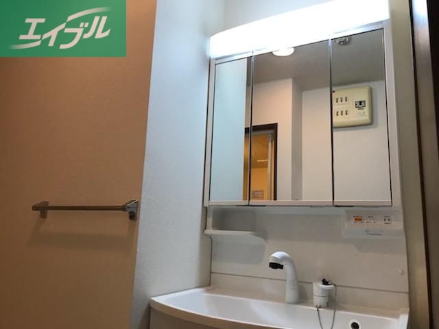 洗面設備　洗面三面鏡