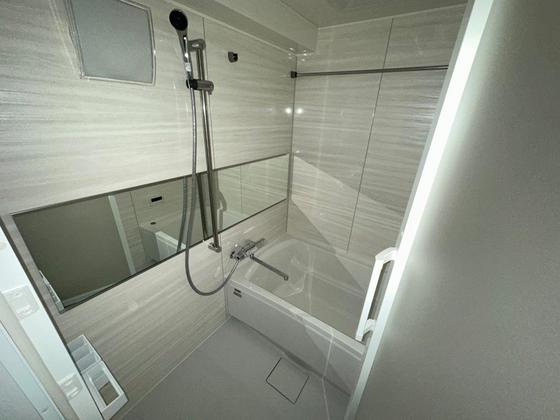 バス・シャワールーム　※別部屋の写真です
